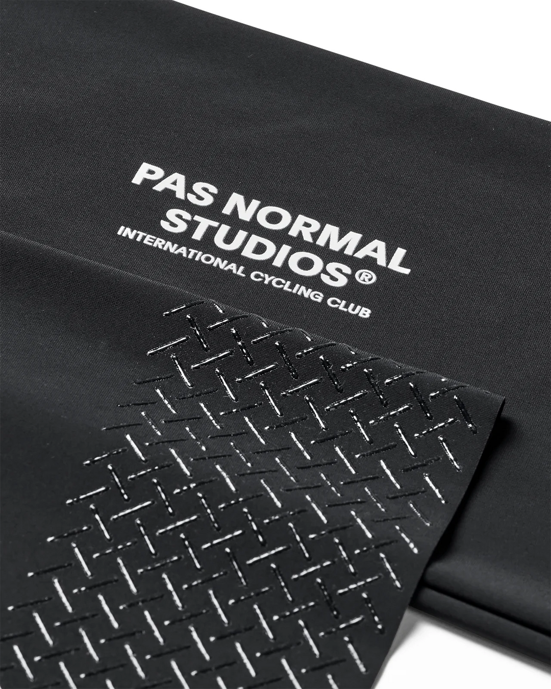 Pas Normal Studios | Logo Leg UV Protector | MAGNET